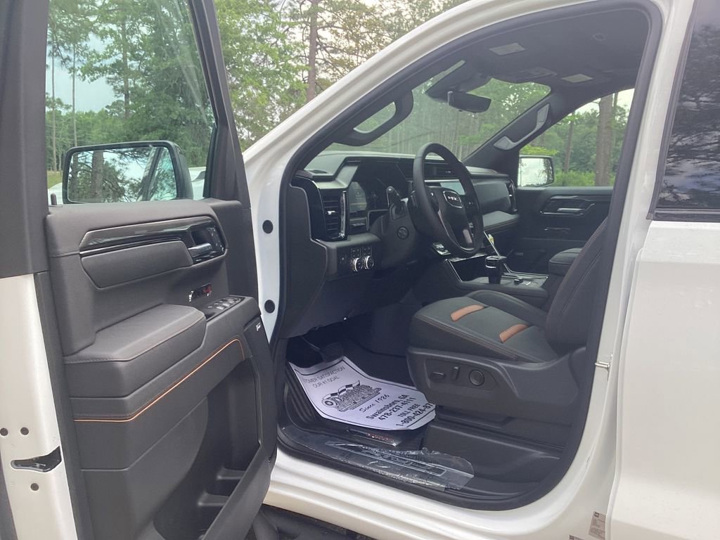 New 2026 GMC Sierra 1500 AT4 w/ AT4 Premium Package AWD/4WD image 14