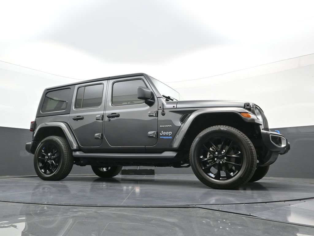 Used 2022 Jeep Wrangler Unlimited Sahara w/ Cold Weather Group AWD/4WD image 20