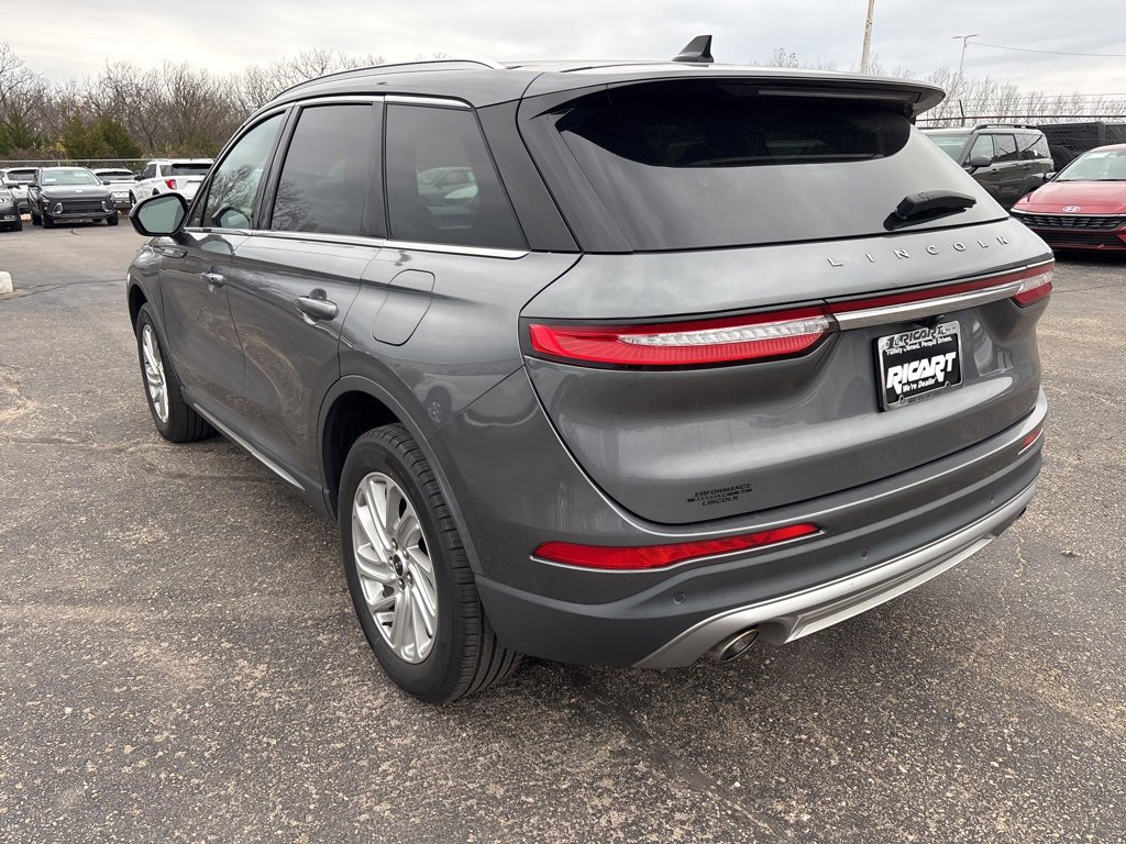 Used 2021 Lincoln Corsair AWD w/ Rear Removable Package Tray image 5