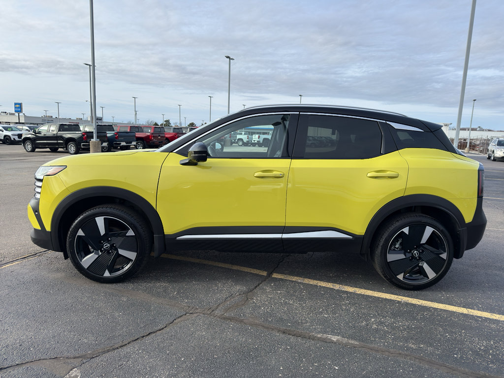 Used 2025 Nissan Kicks SR image 6