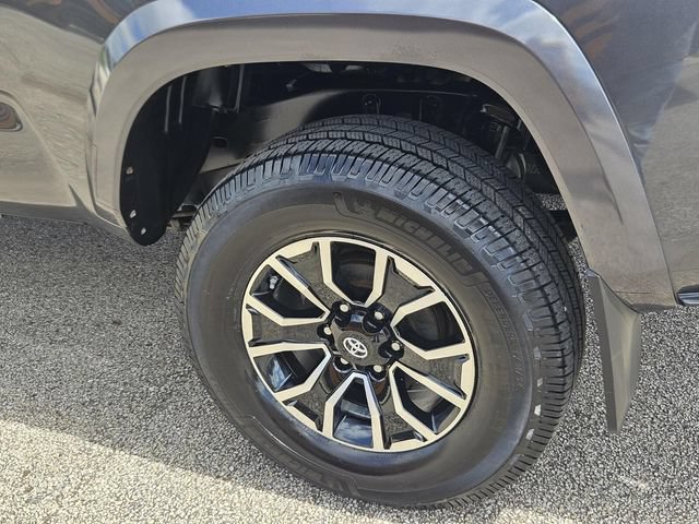 Used 2020 Toyota Tacoma TRD Sport AWD/4WD image 9
