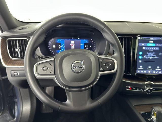 Used 2022 Volvo XC60 B5 Momentum w/ Climate Package image 14