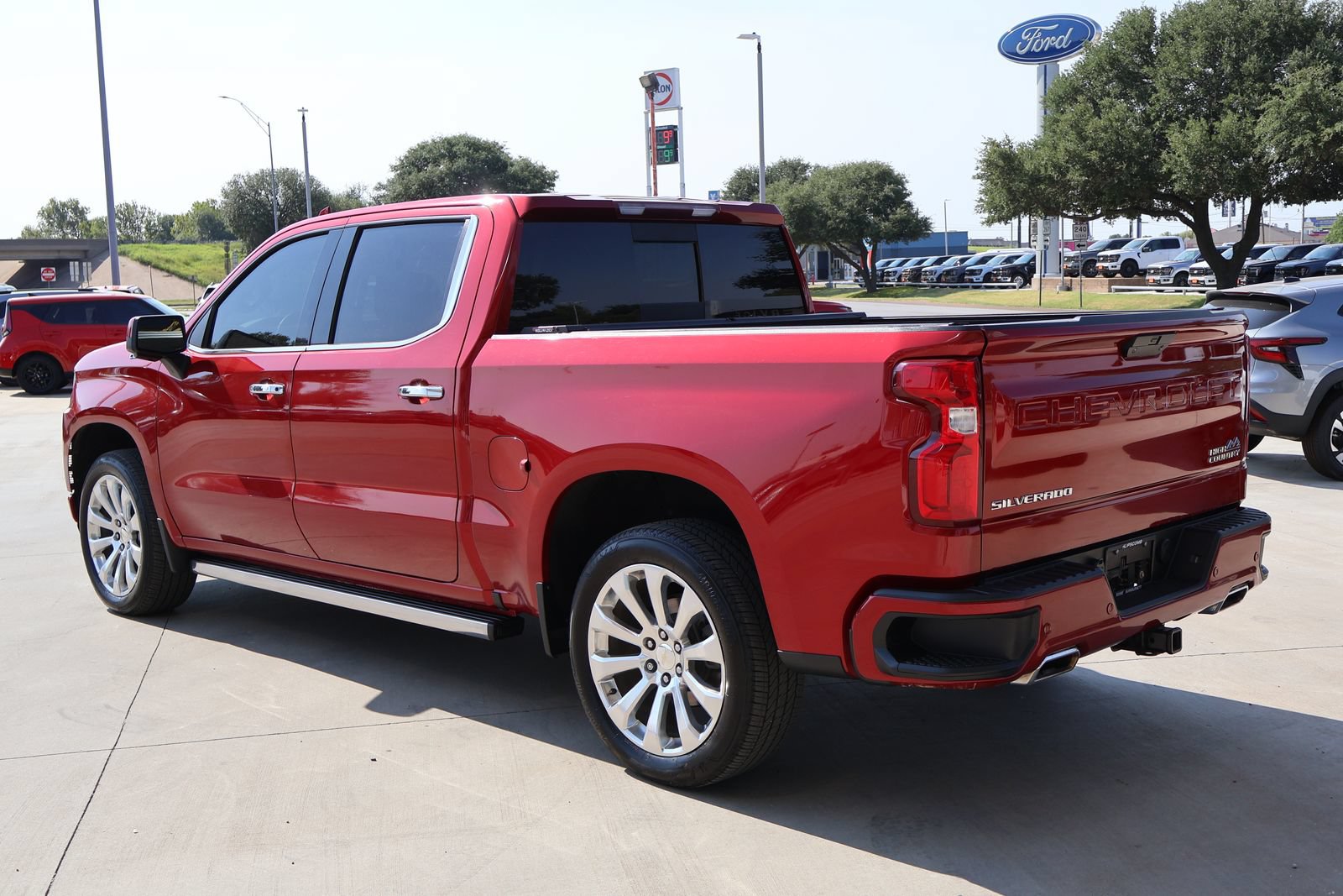 Used 2021 Chevrolet Silverado 1500 High Country AWD/4WD image 10