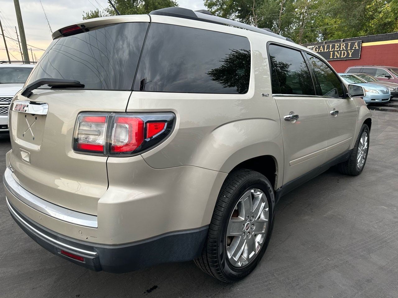 Used 2017 GMC Acadia Limited SLT image 10