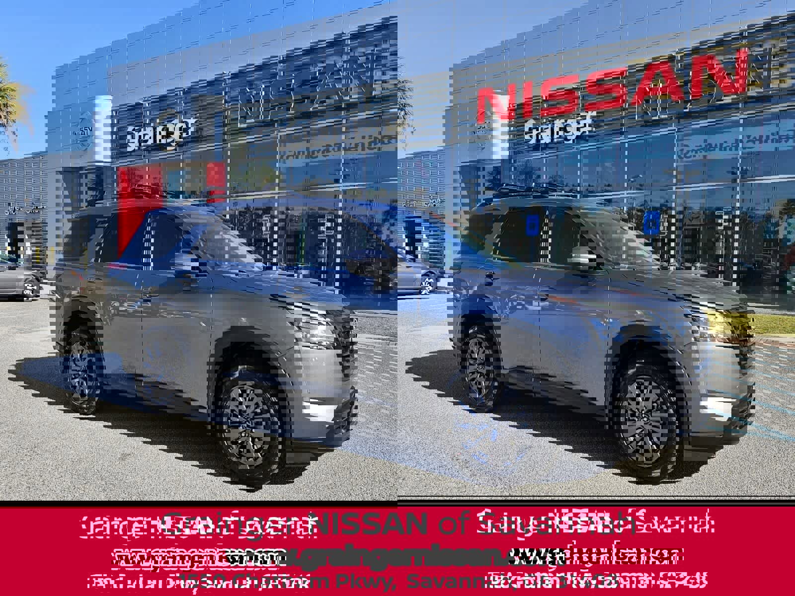 Used 2022 Nissan Pathfinder SV w/ SV Black Package image 1