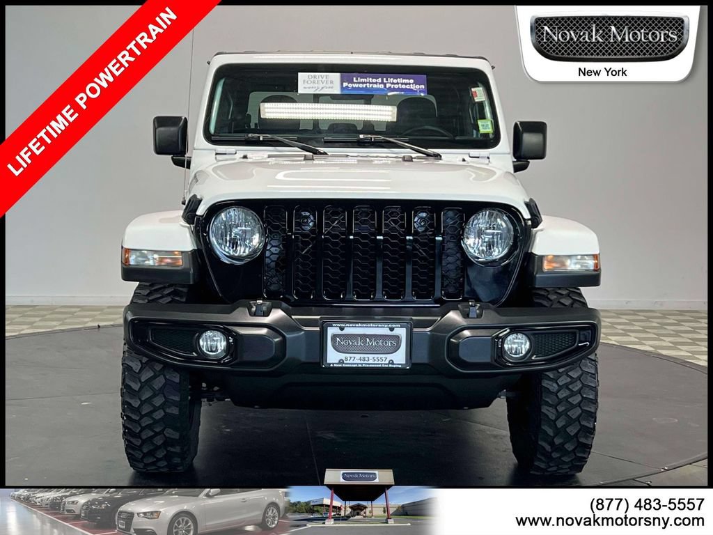 Used 2022 Jeep Gladiator Sport AWD/4WD image 2