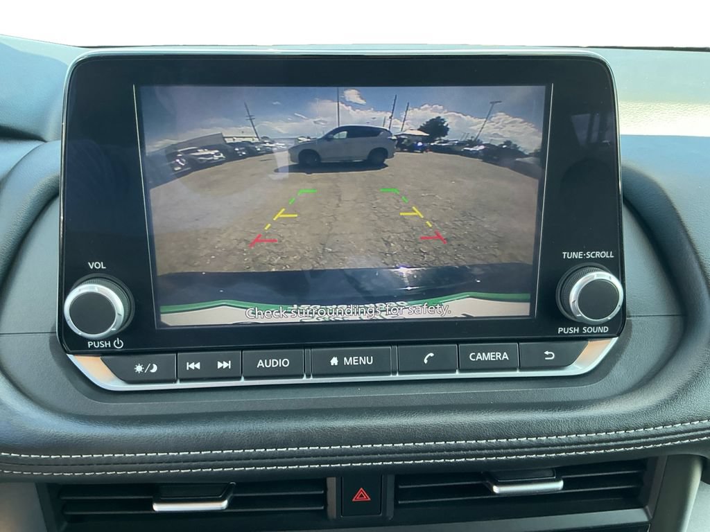 Used 2025 Nissan Rogue SV AWD/4WD image 18