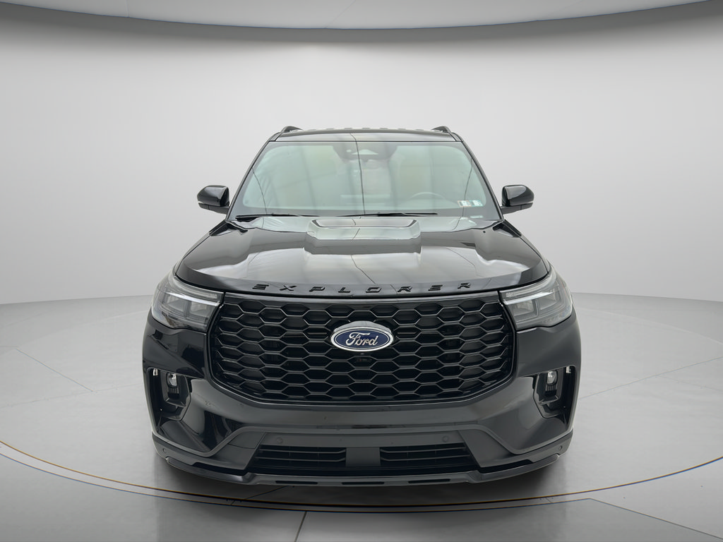 Used 2025 Ford Explorer ST-Line w/ ST-Line Street Pack AWD/4WD image 3