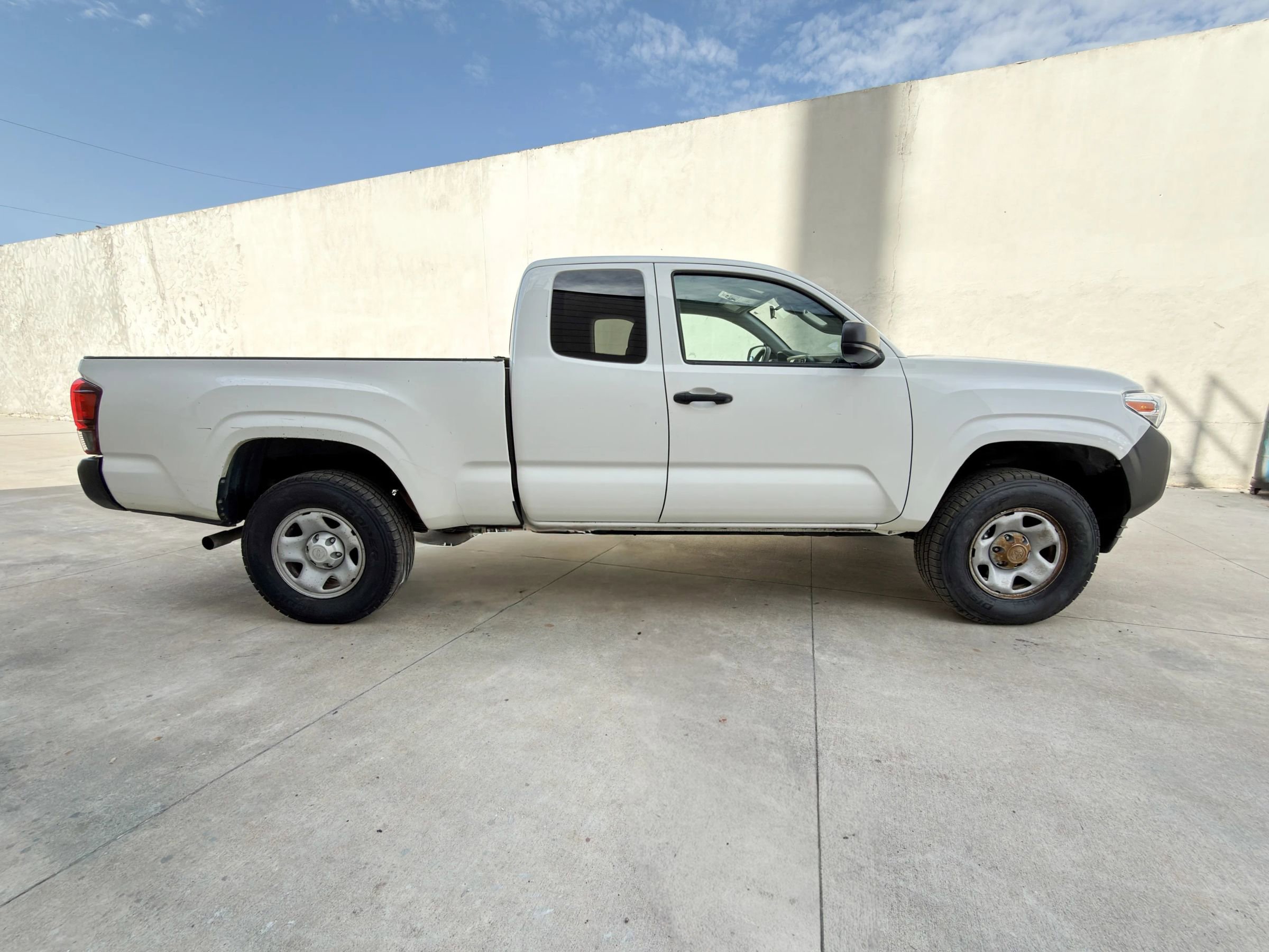 Used 2020 Toyota Tacoma SR image 9