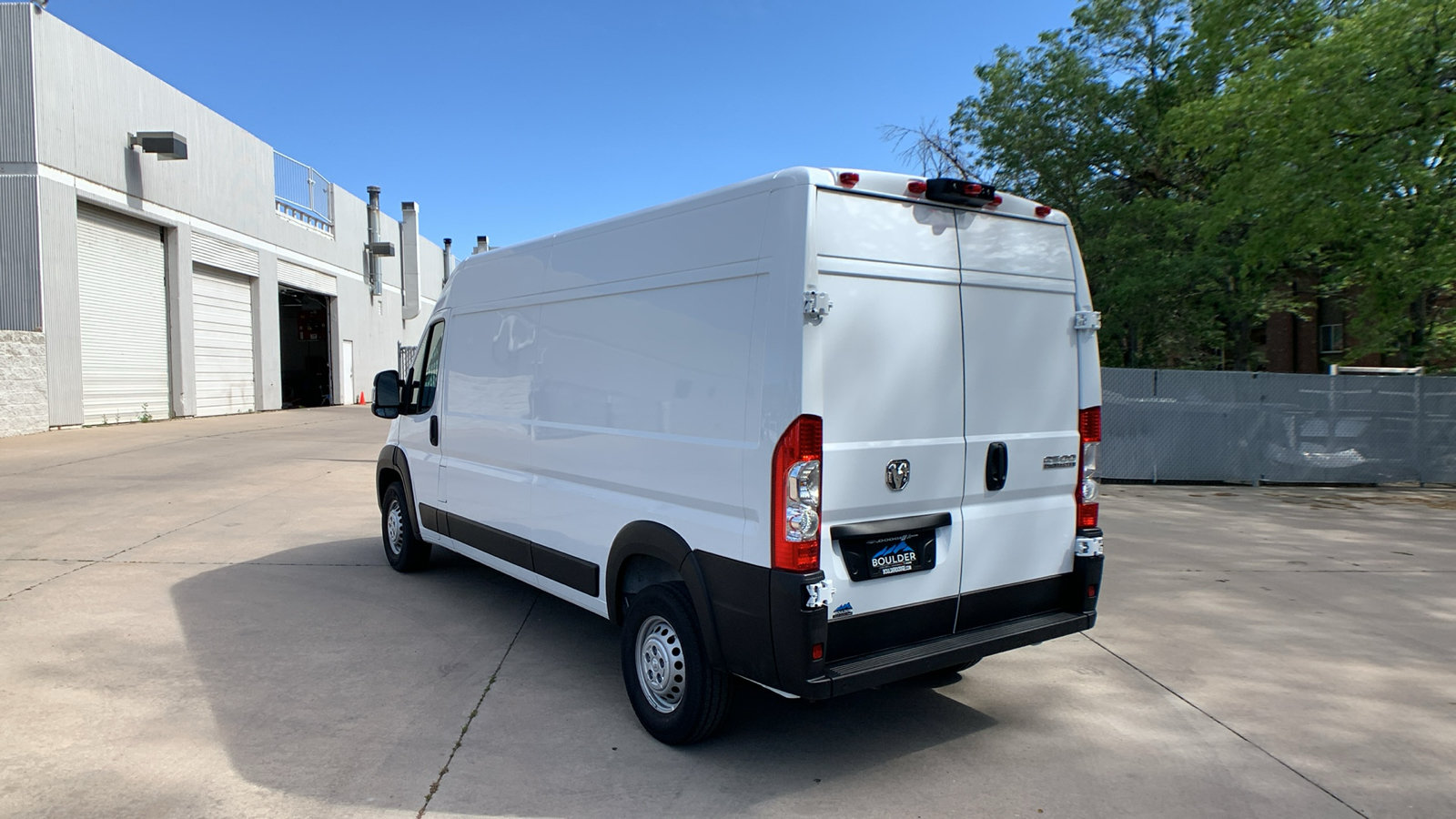 Used 2024 RAM ProMaster 2500 w/ Safety Group FWD image 3