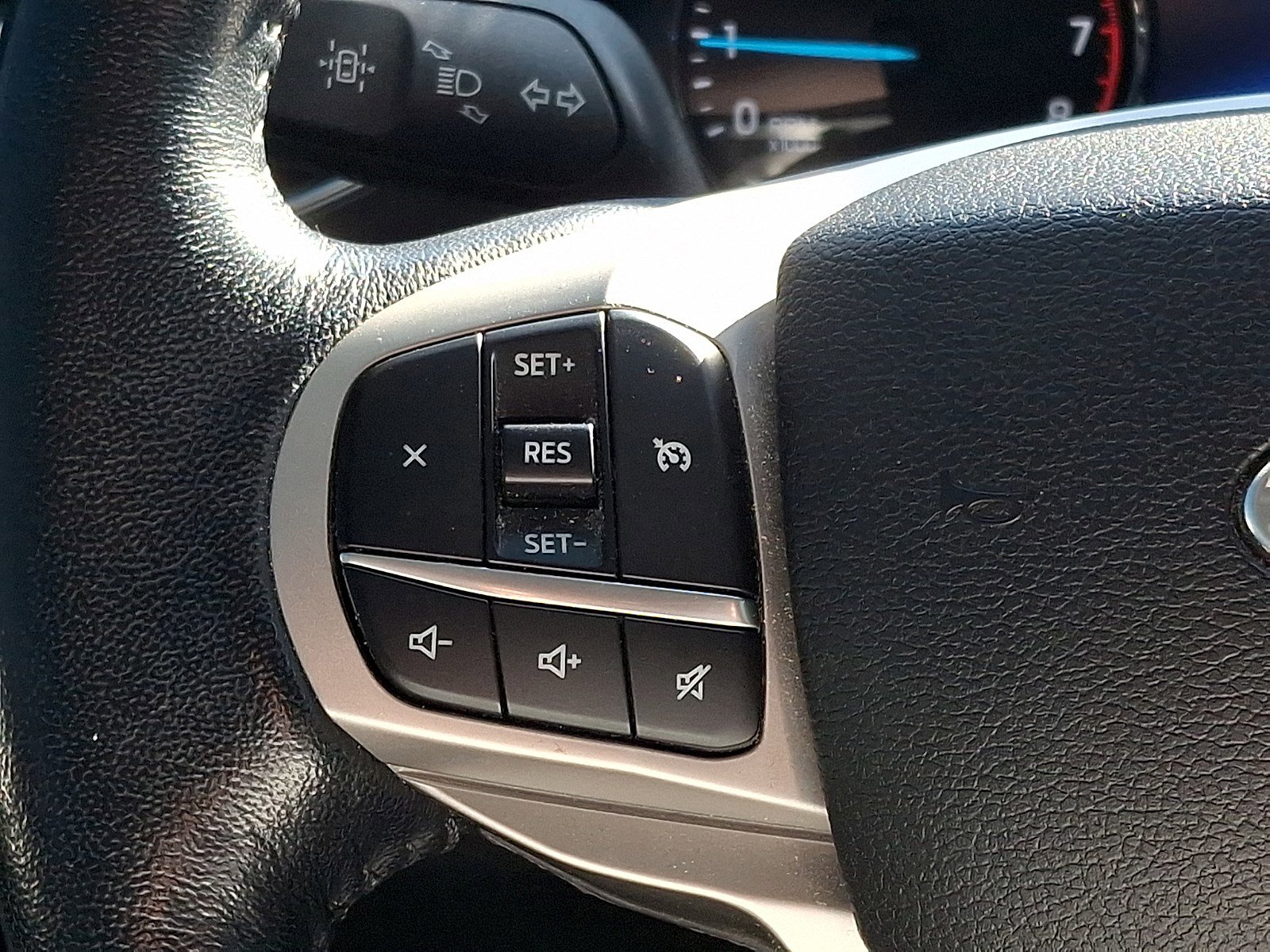 Certified 2021 Ford Explorer XLT w/ Equipment Group 202A RWD image 19