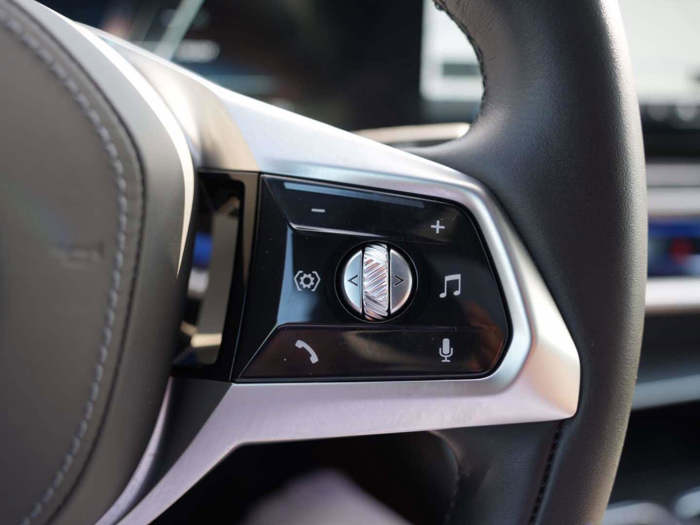 Used 2025 BMW i7 xDrive60 image 23