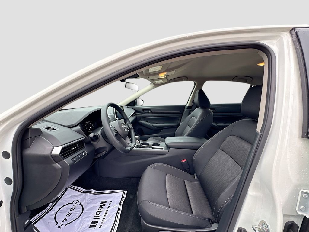 Used 2025 Nissan Altima 2.5 S image 17