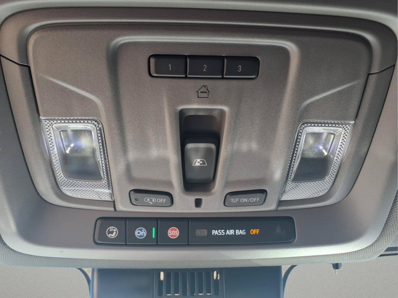 Used 2025 Chevrolet Silverado 1500 LT AWD/4WD image 28