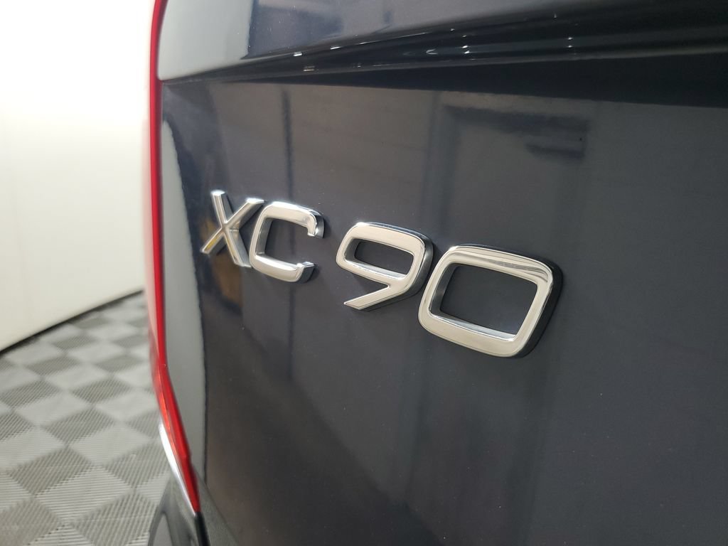 Used 2025 Volvo XC90 B5 Core AWD/4WD image 9