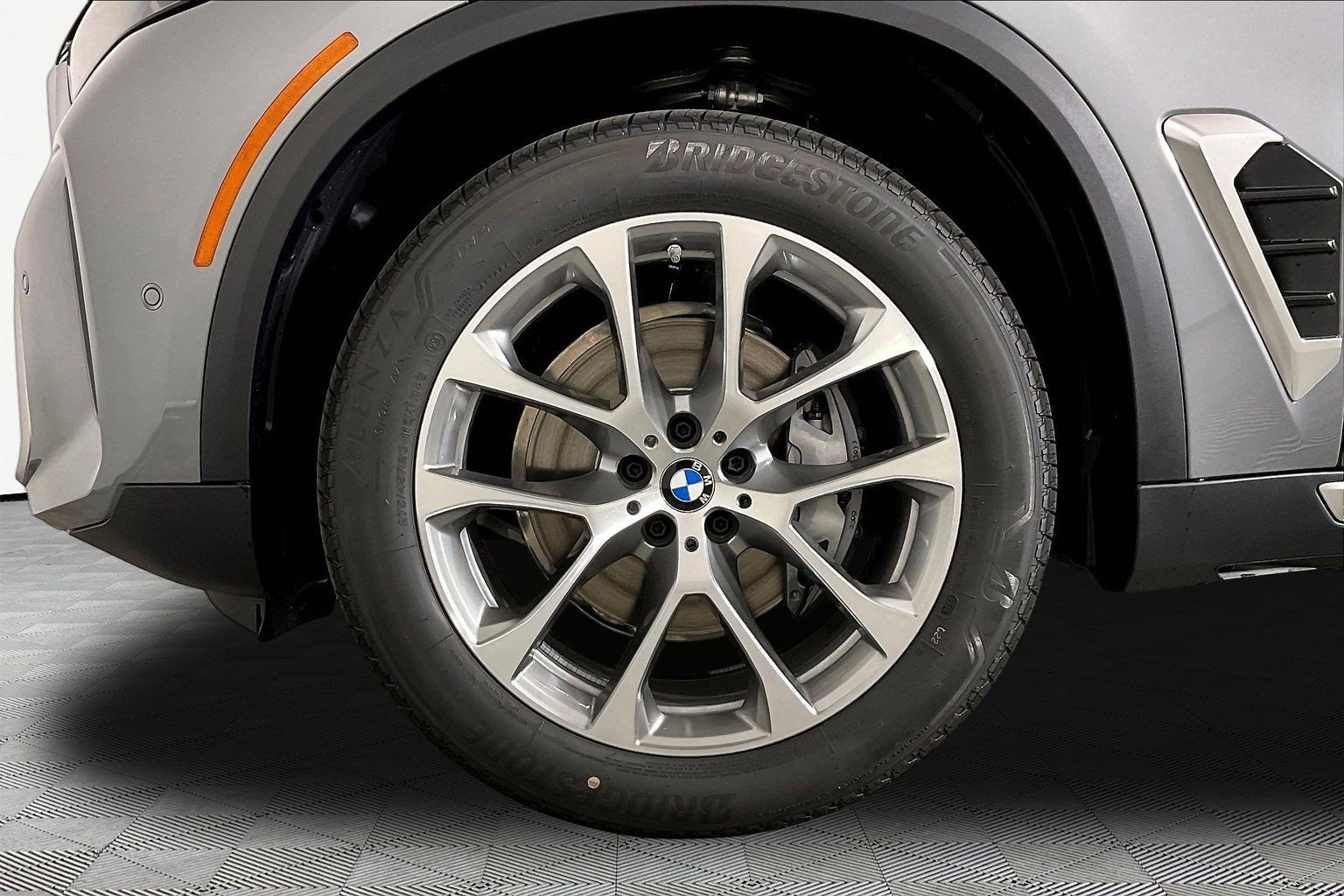 New 2026 BMW X5 xDrive40i w/ Premium Package AWD/4WD image 19