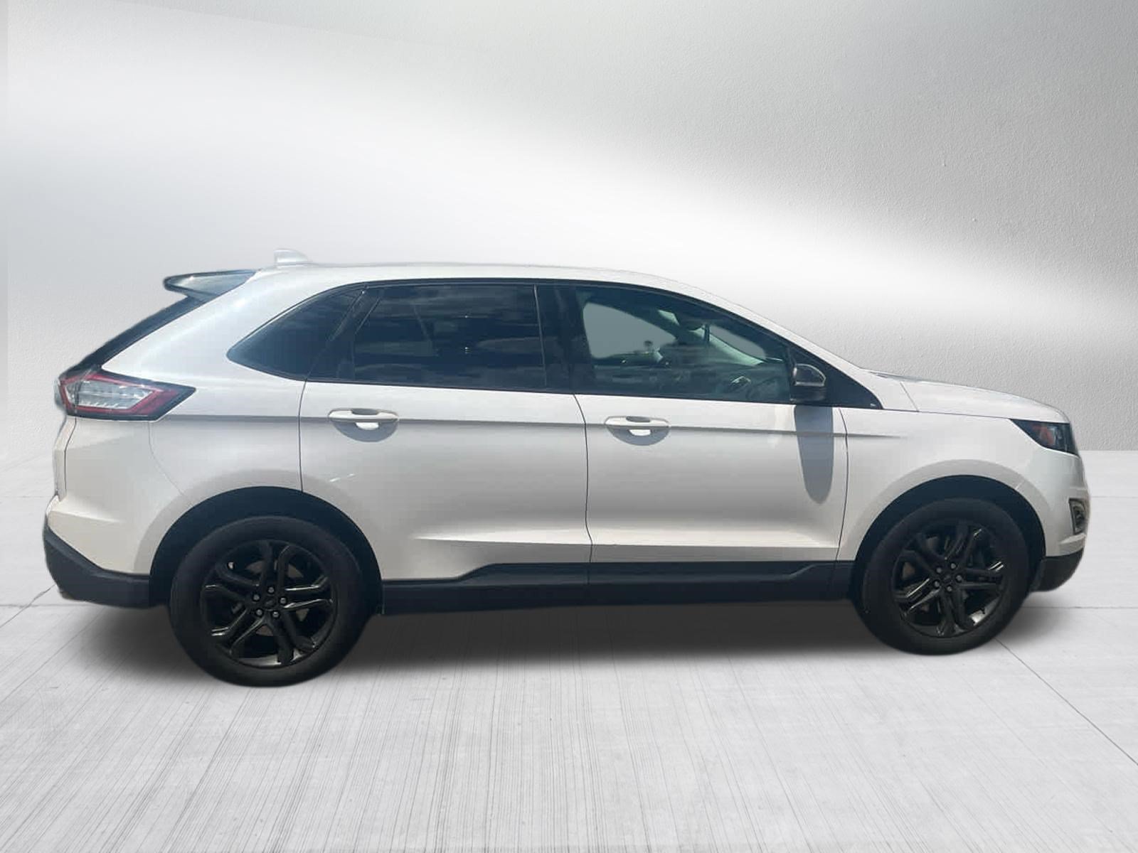 Used 2018 Ford Edge SEL w/ Equipment Group 201A AWD/4WD image 2