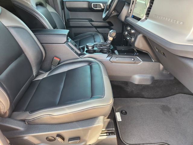 Used 2025 Ford Bronco Outer Banks AWD/4WD image 14