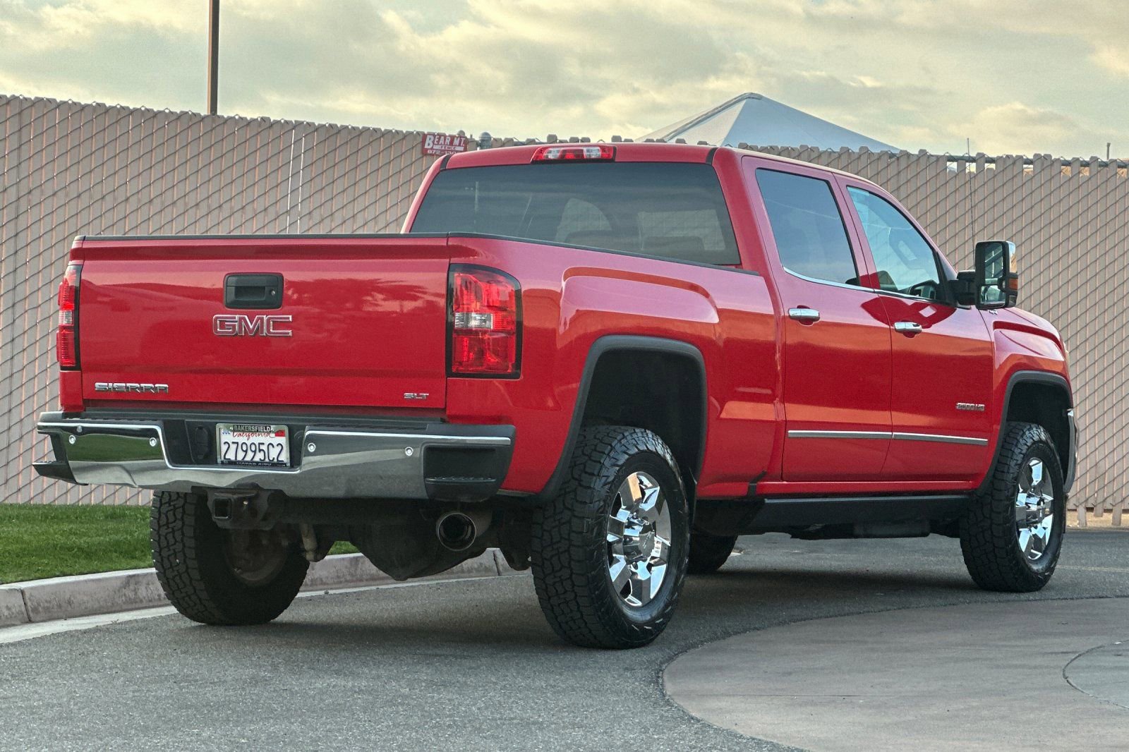 Used 2016 GMC Sierra 2500 SLT w/ Duramax Plus Package image 4