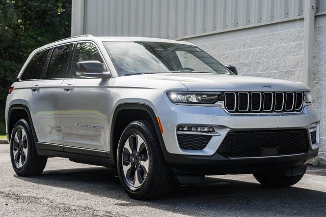 Used 2022 Jeep Grand Cherokee Limited 4xe image 2