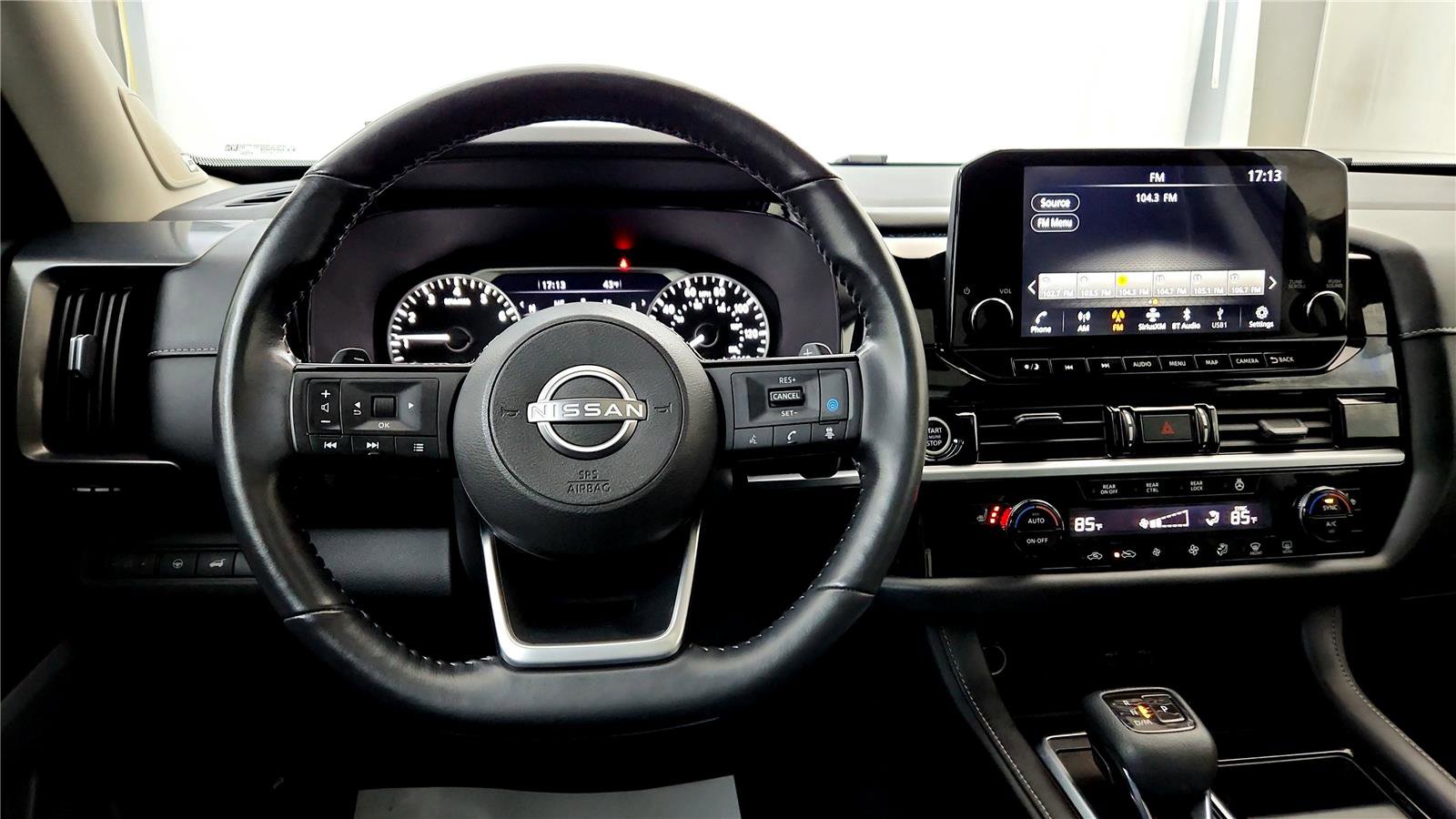 Used 2023 Nissan Pathfinder SL w/ SL Premium Package image 41