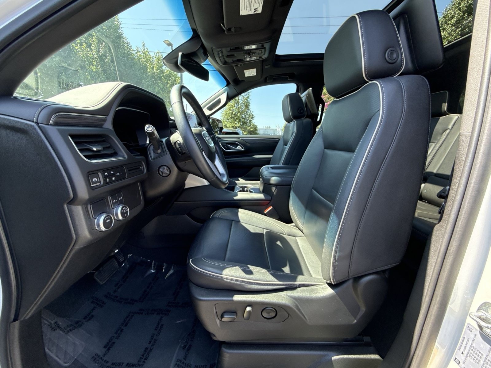 Used 2023 GMC Yukon SLT w/ SLT Premium Package RWD image 13