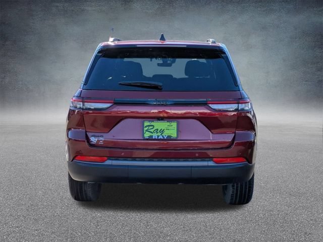 New 2026 Jeep Grand Cherokee Limited w/ Limited Altitude Package AWD/4WD image 5