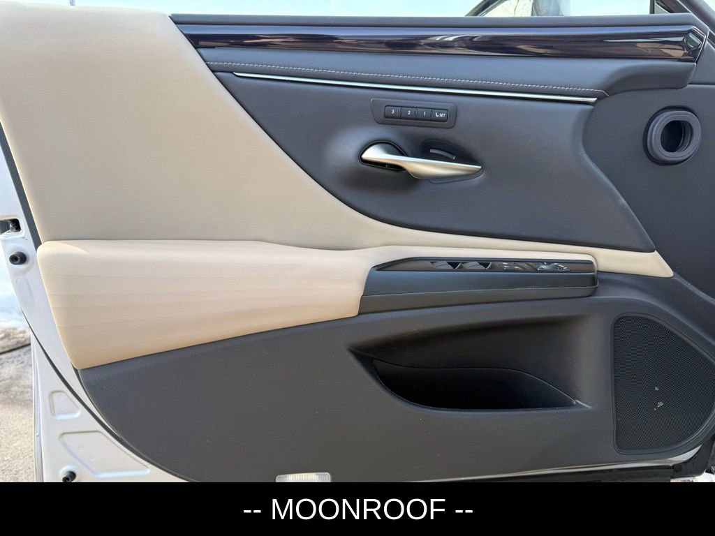 Used 2020 Lexus ES 300h w/ Accessory Package 2 image 5