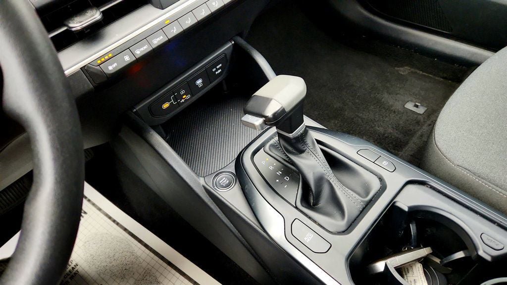 Used 2025 Kia K4 FWD image 16
