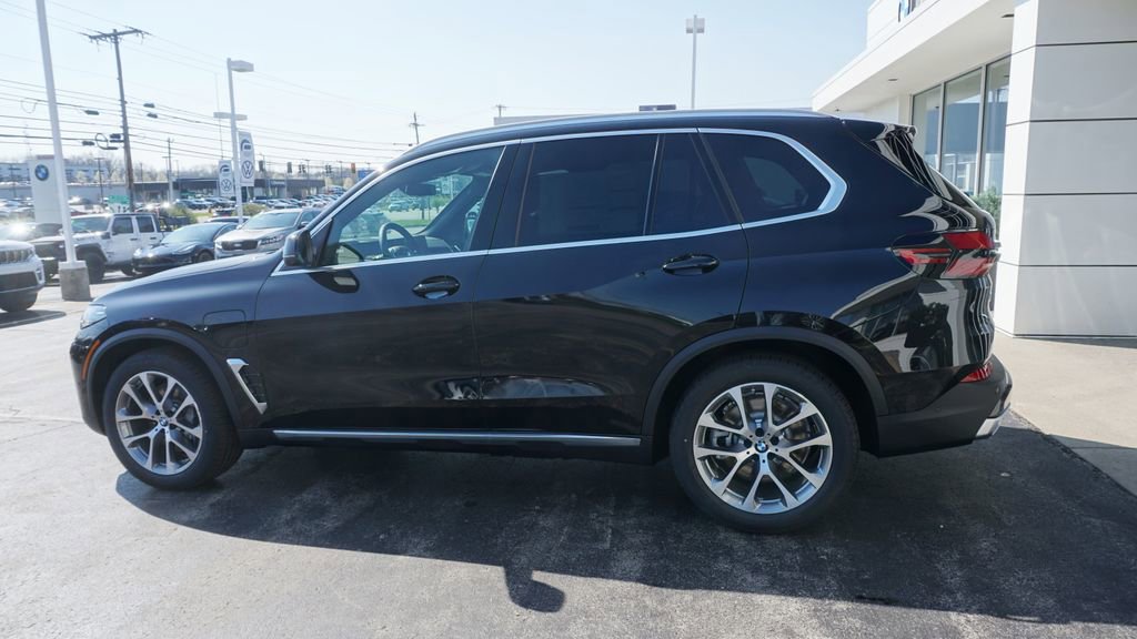 New 2026 BMW X5 xDrive50e image 9