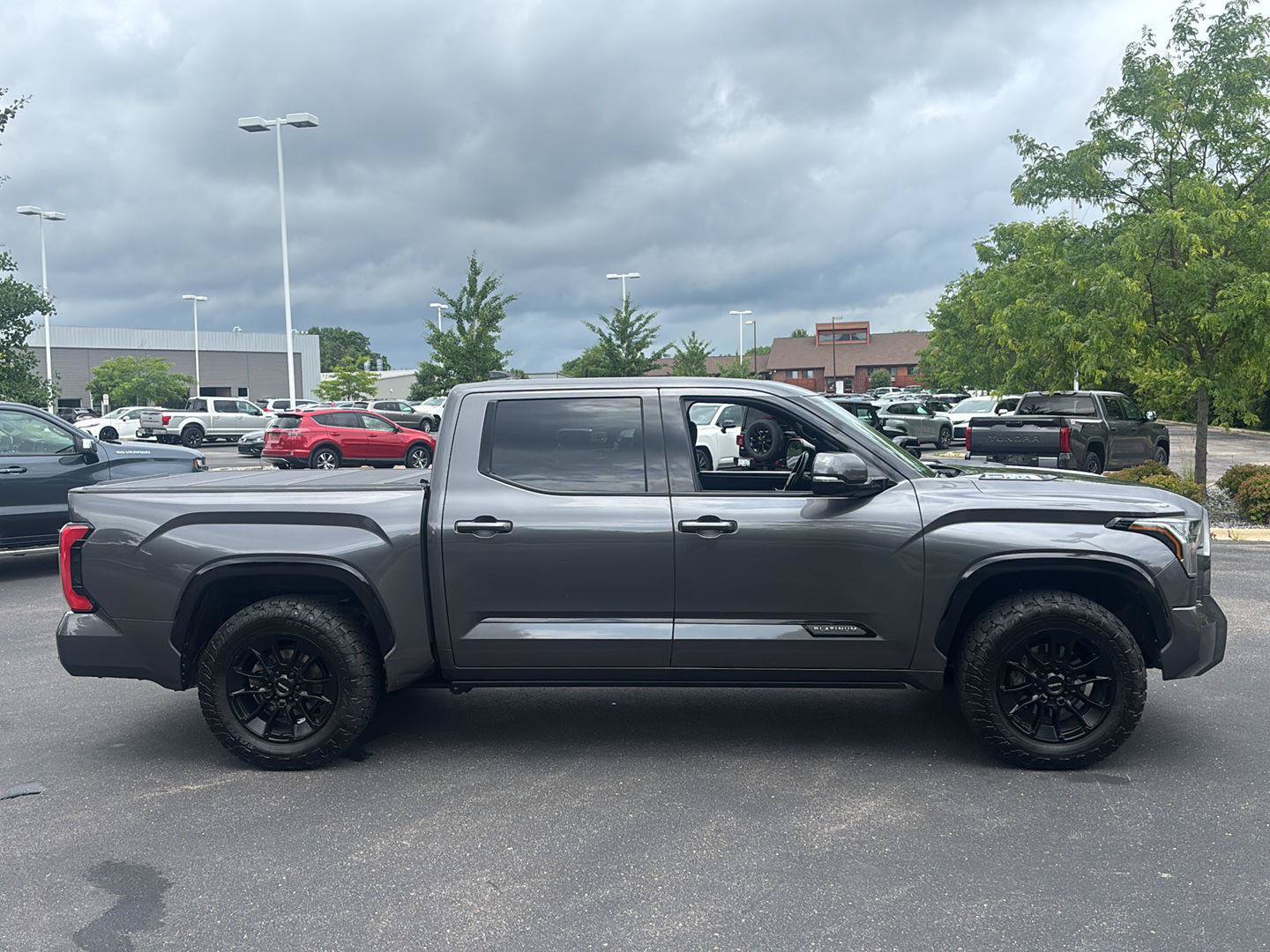 Used 2022 Toyota Tundra Platinum w/ Advanced Package AWD/4WD image 7