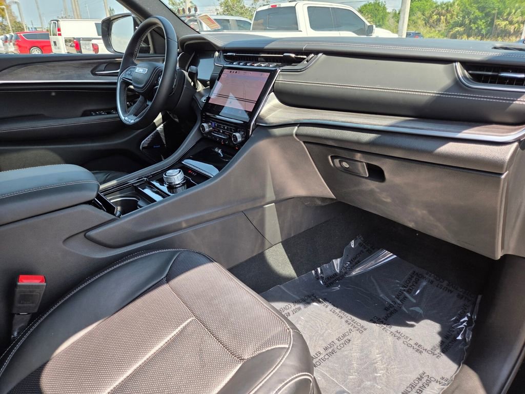 Used 2022 Jeep Grand Cherokee Overland image 9
