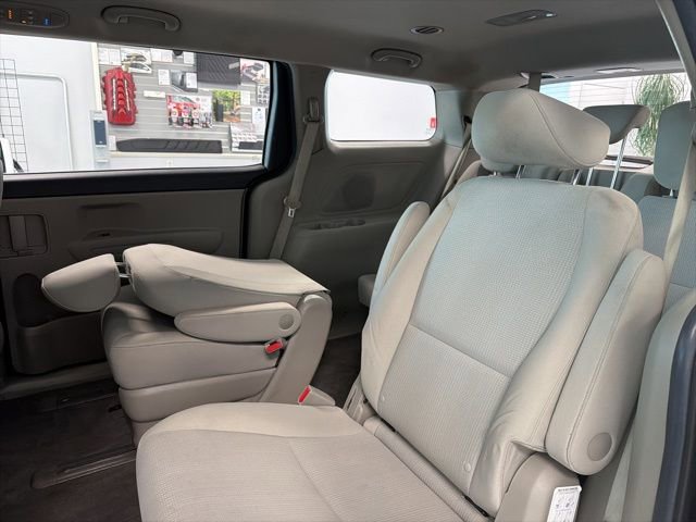 Used 2020 Kia Sedona L image 23