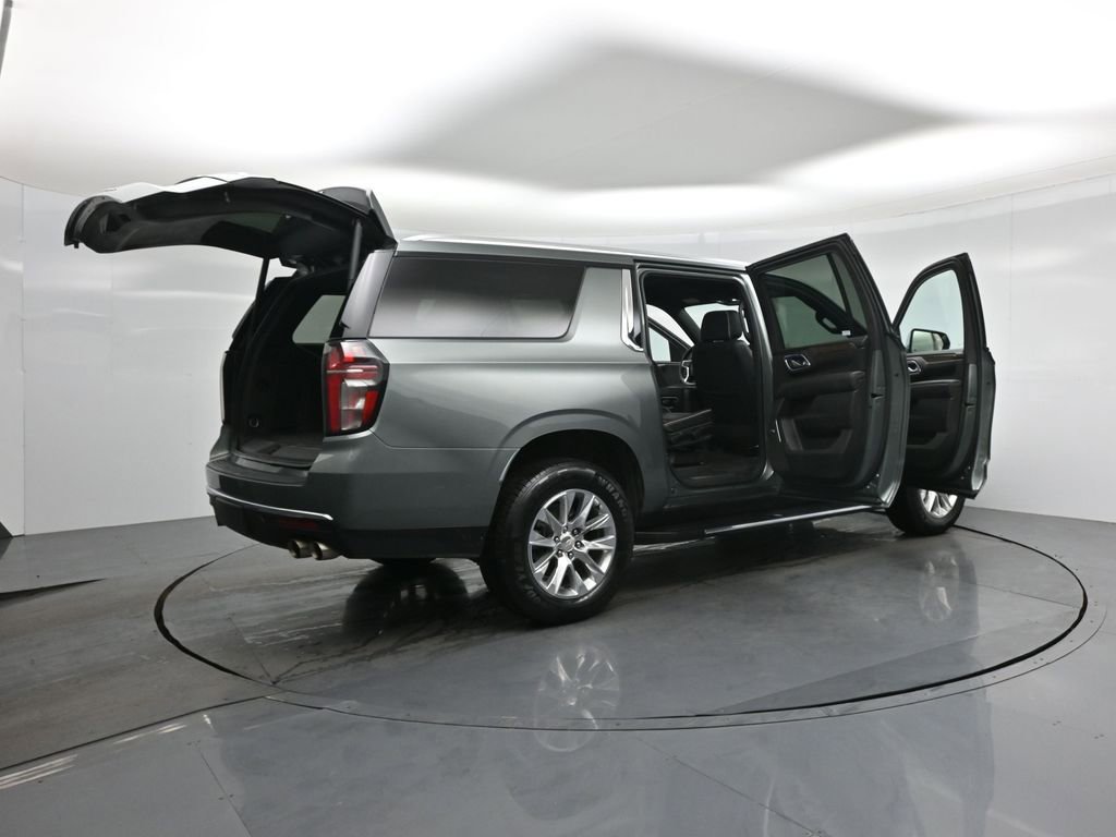 Used 2023 Chevrolet Suburban Premier image 6