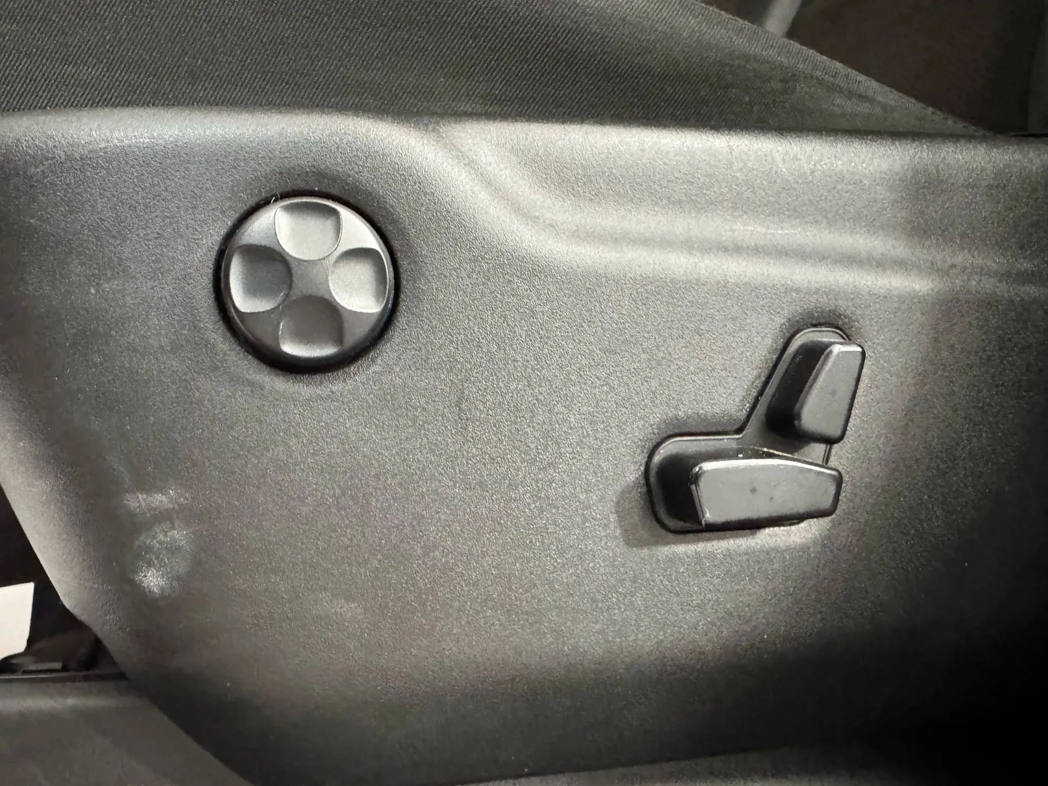 Used 2019 Dodge Durango GT image 35