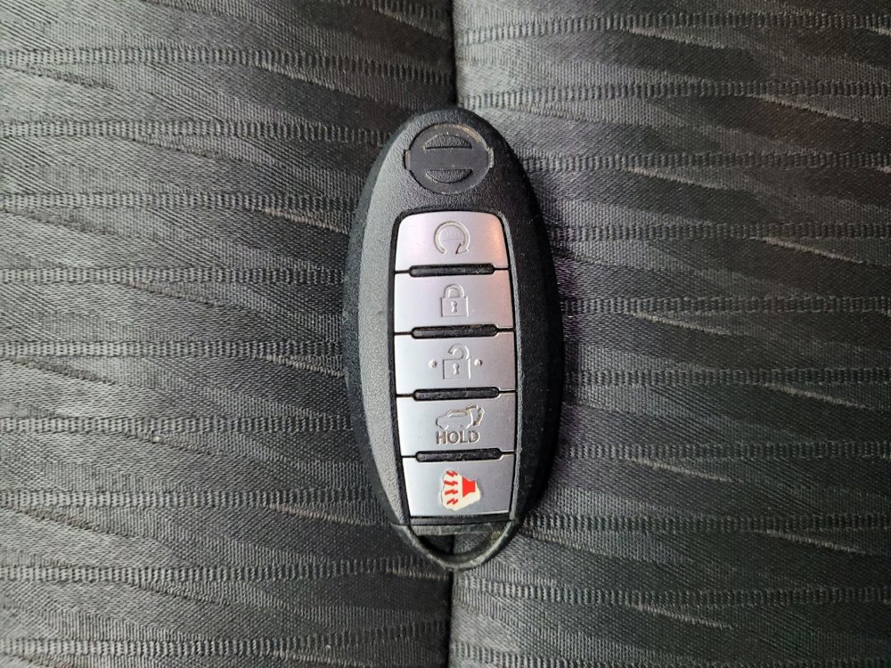 Used 2018 Nissan Rogue SV image 32