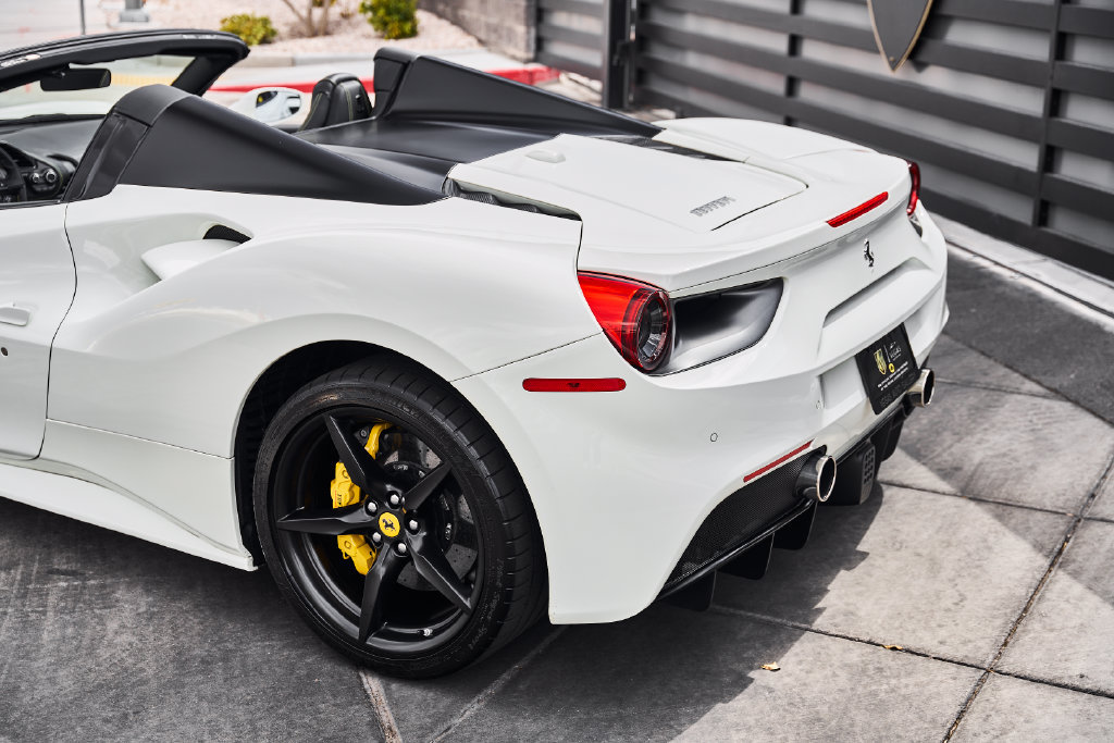 Used 2019 Ferrari 488 Spider RWD image 11