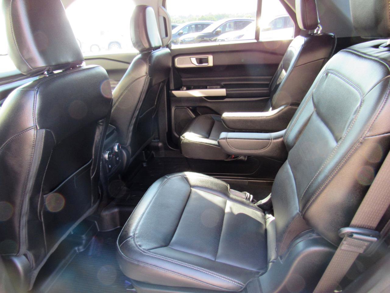 Used 2022 Ford Explorer Limited w/ Equipment Group 301A image 33