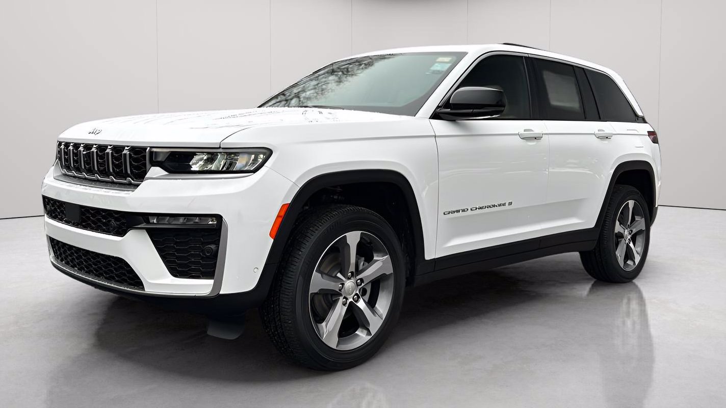 New 2026 Jeep Grand Cherokee Limited w/ Luxury Tech Group II AWD/4WD image 10