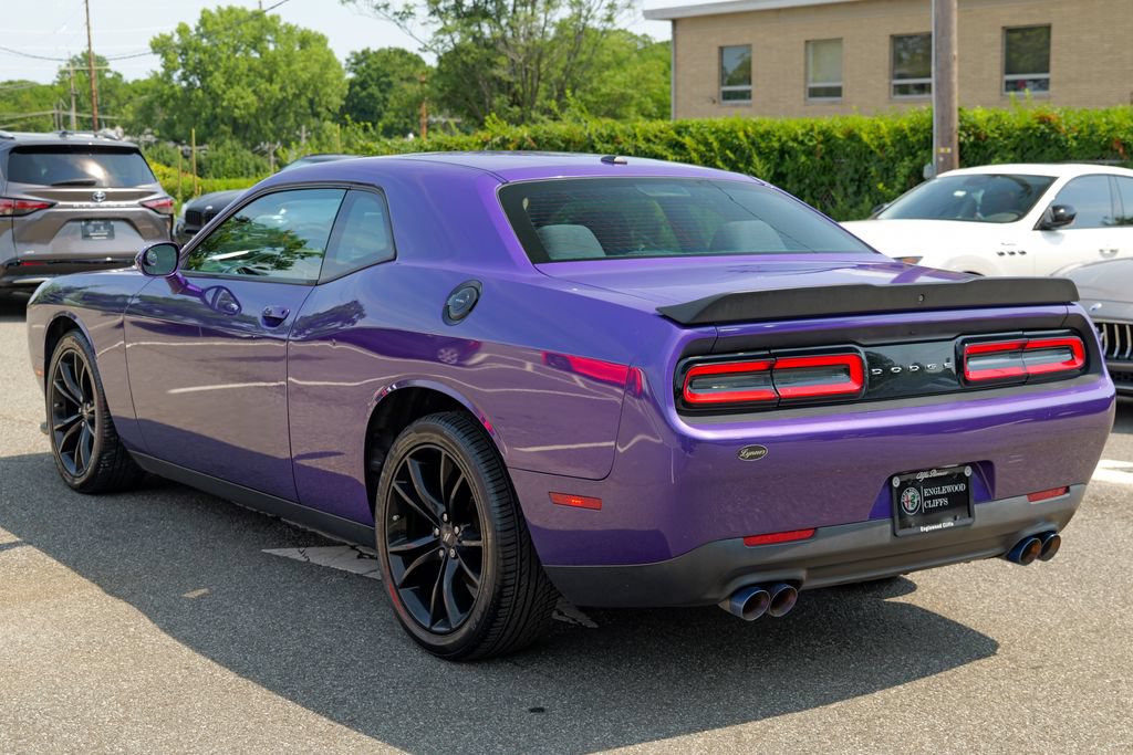 Used 2018 Dodge Challenger SXT w/ Blacktop Package RWD image 5