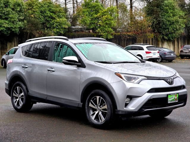 Used 2018 Toyota RAV4 XLE image 1