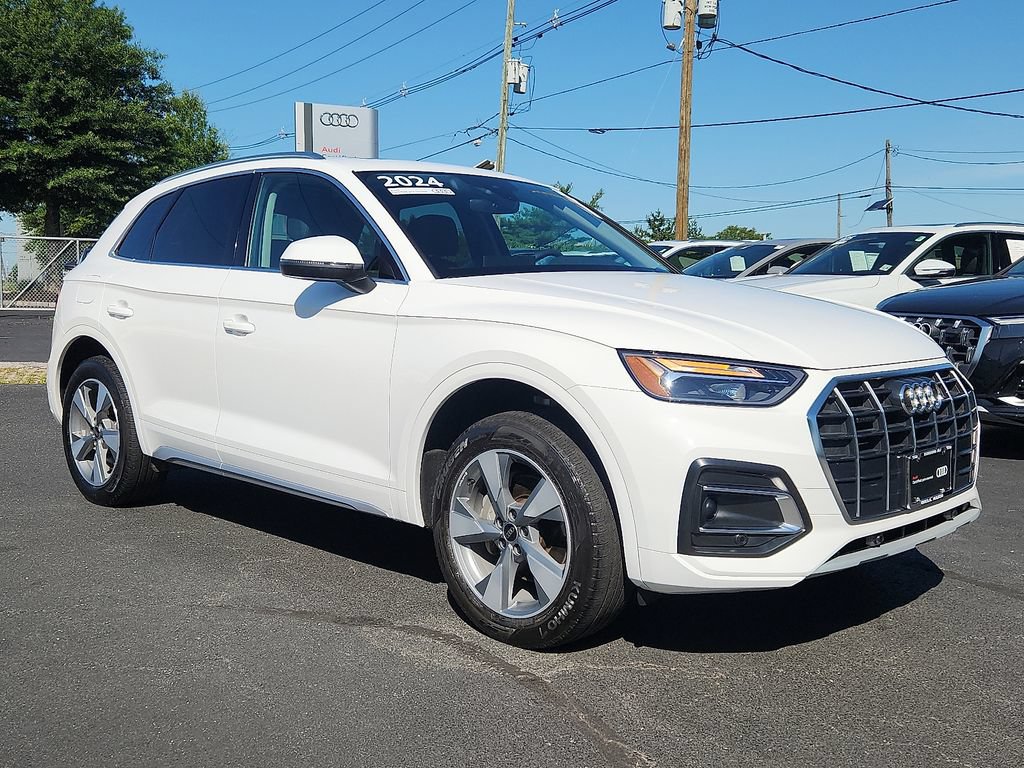 Used 2024 Audi Q5 Premium AWD/4WD image 2