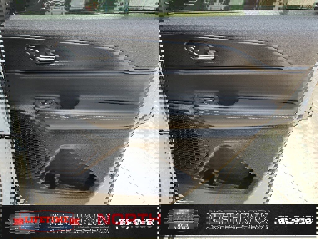 Used 2025 Jeep Grand Cherokee L Altitude image 27