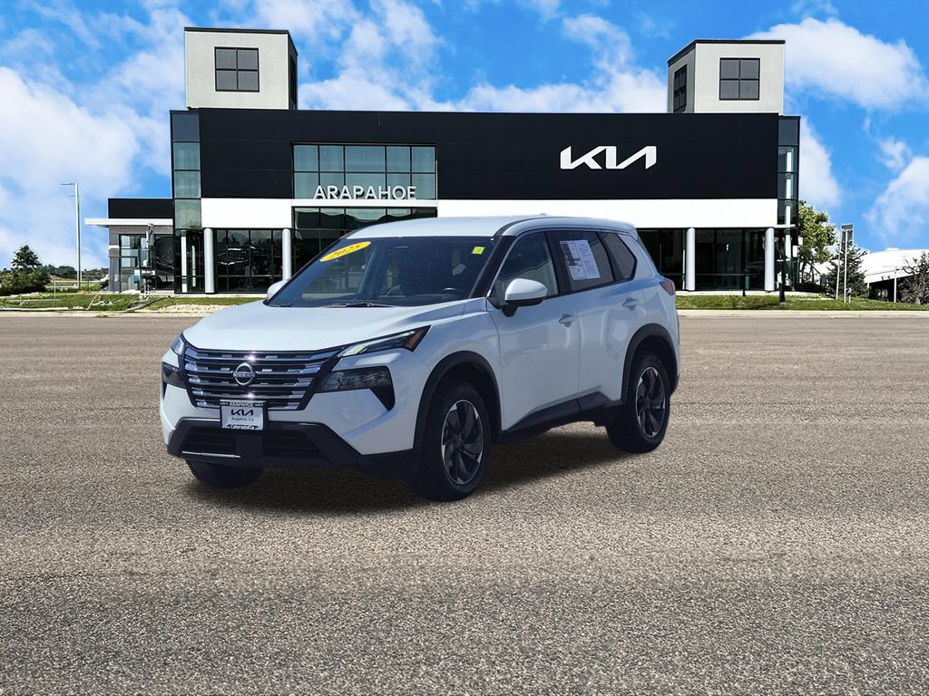 Used 2025 Nissan Rogue SV AWD/4WD image 4
