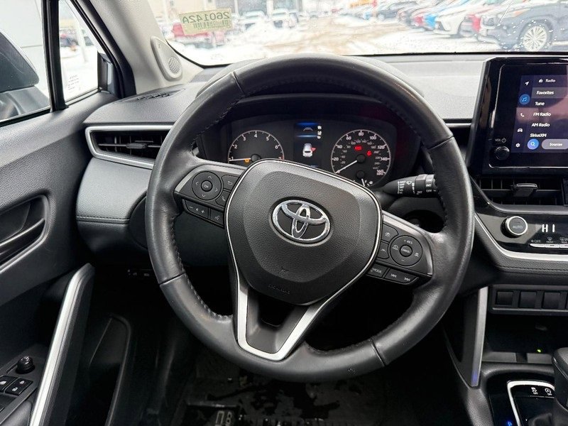 Used 2024 Toyota Corolla Cross LE image 14
