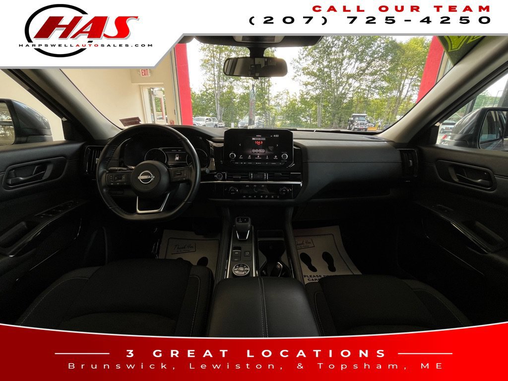 Used 2023 Nissan Pathfinder SV AWD/4WD image 16
