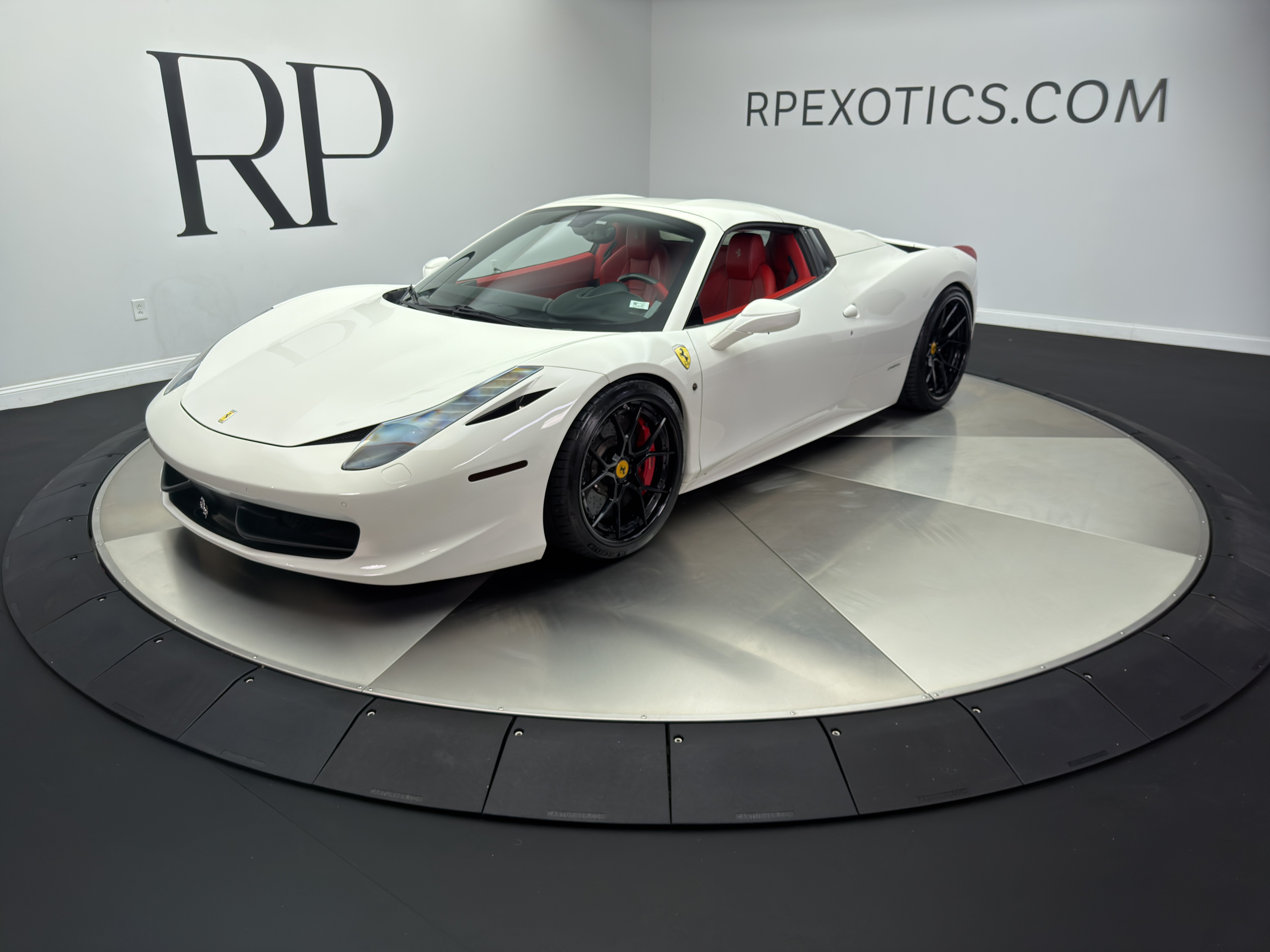 Used 2013 Ferrari 458 Spider RWD image 13