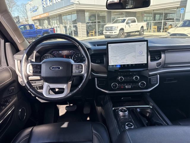 Used 2024 Ford Expedition XLT image 17