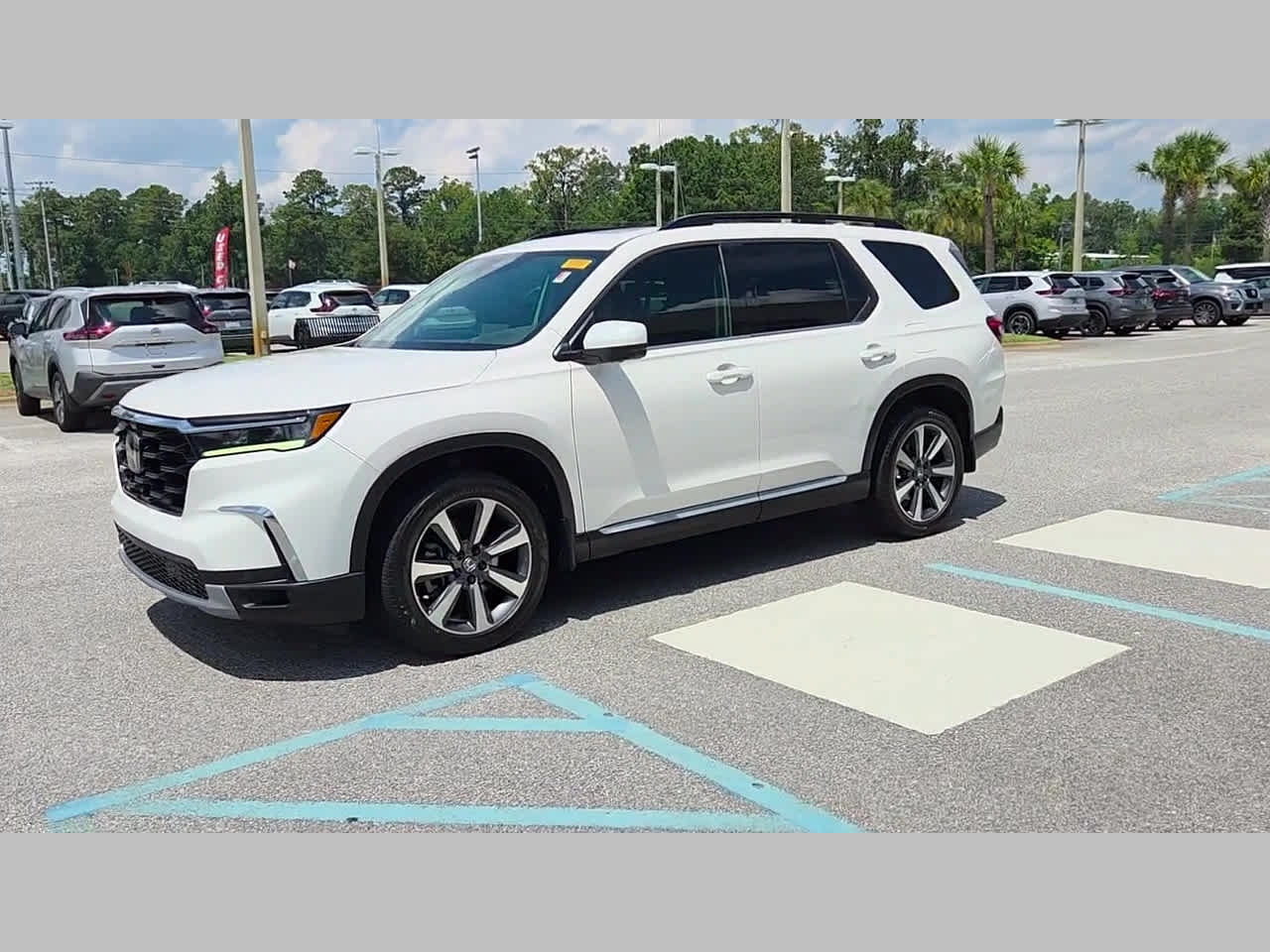 Used 2025 Honda Pilot Elite image 24