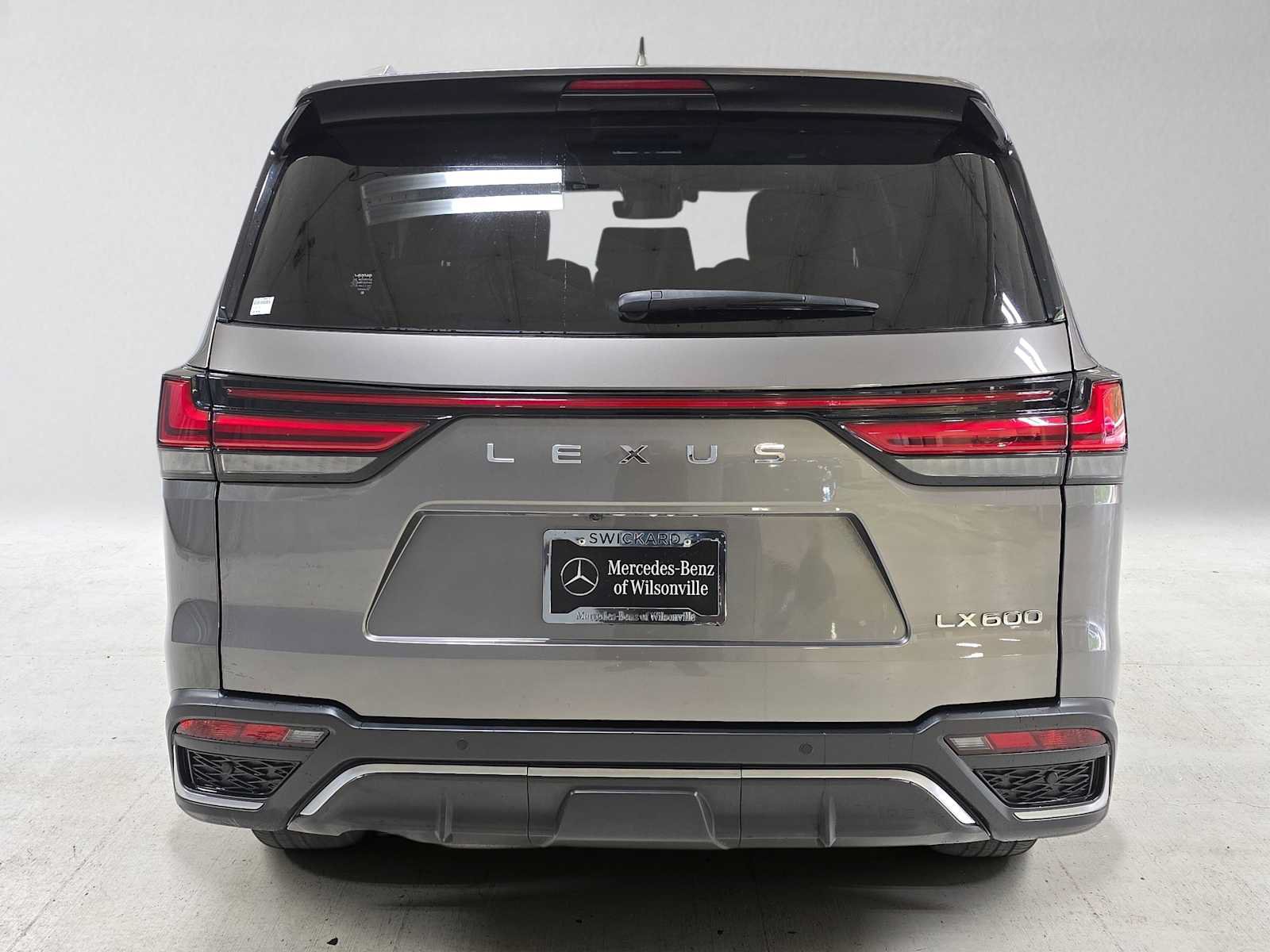 Used 2023 Lexus LX 600 F Sport w/ Accessory Package (Z1) AWD/4WD image 4